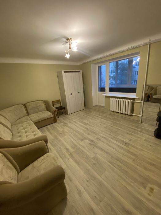 Центр! Трикімнатна покращеного планування з ремонтом. Сертифікат.