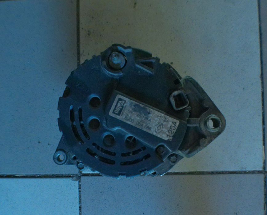 Продам генератор на логан