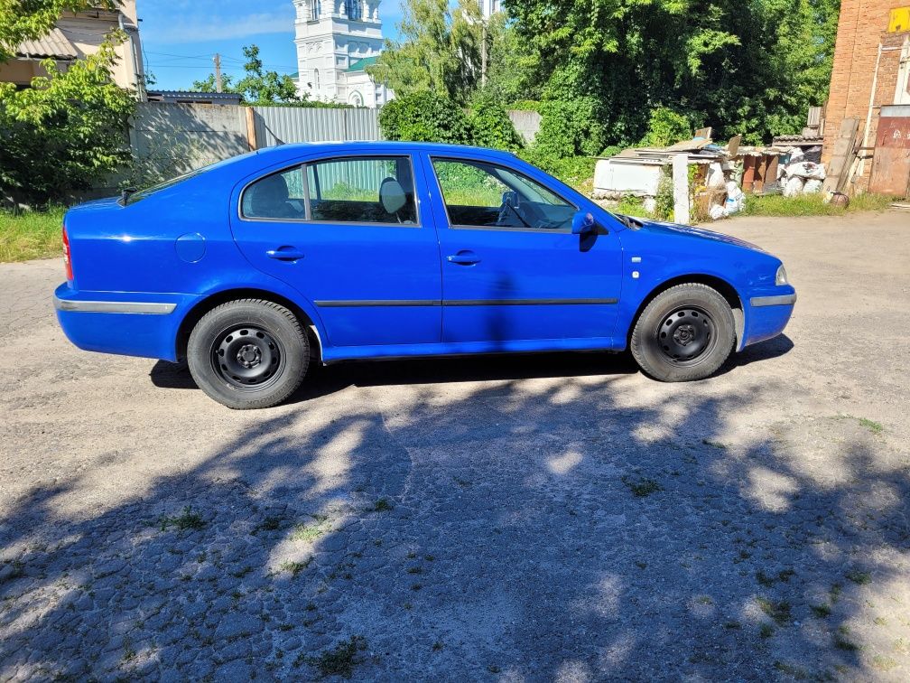 Продам Skoda Octavia 1.6 Benzin