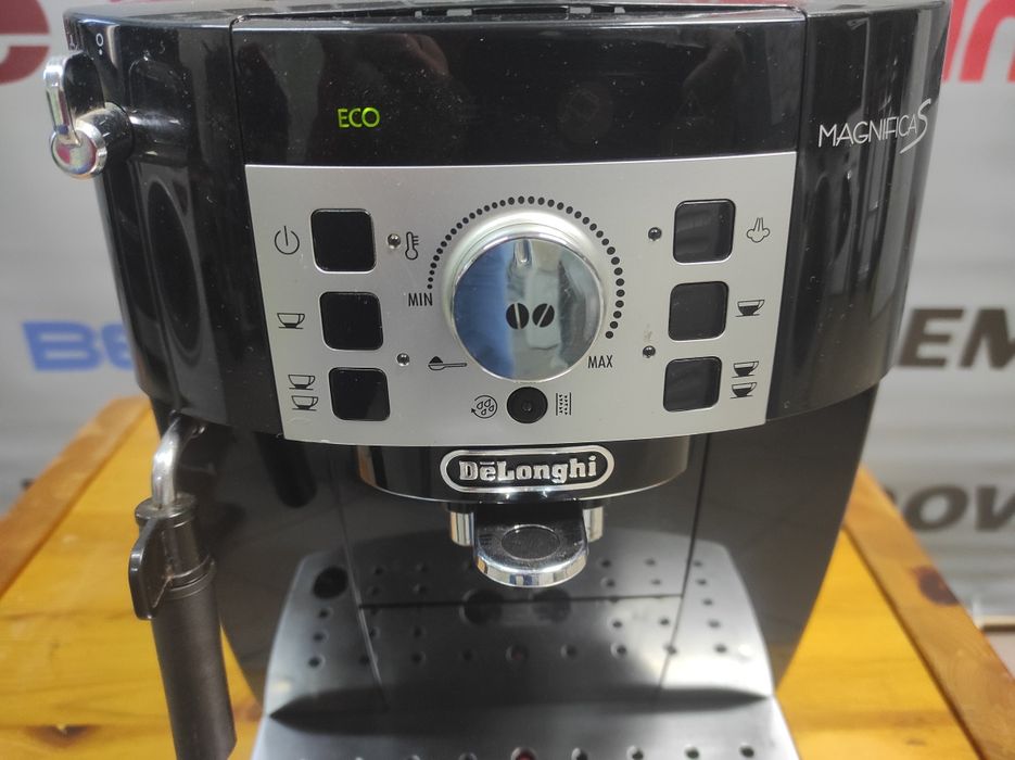 Кофемашина  Delonghi ECAM22.110.B