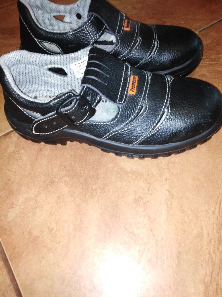 Buty Protektor z blachą 39