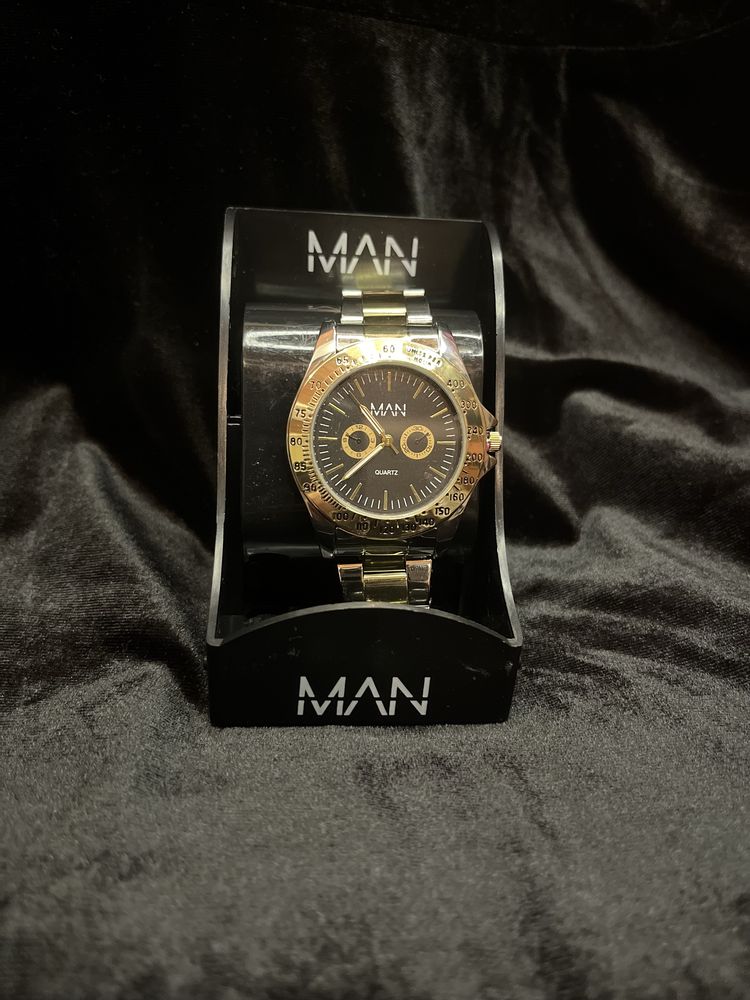 Чоловічий годинник