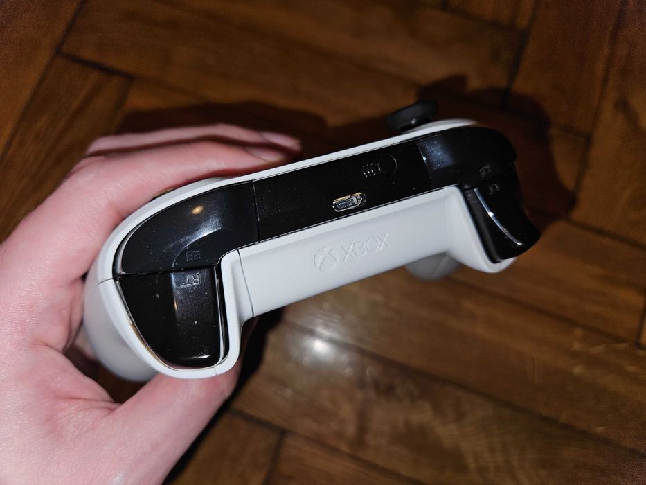 Pad Xbox One *kontroler*