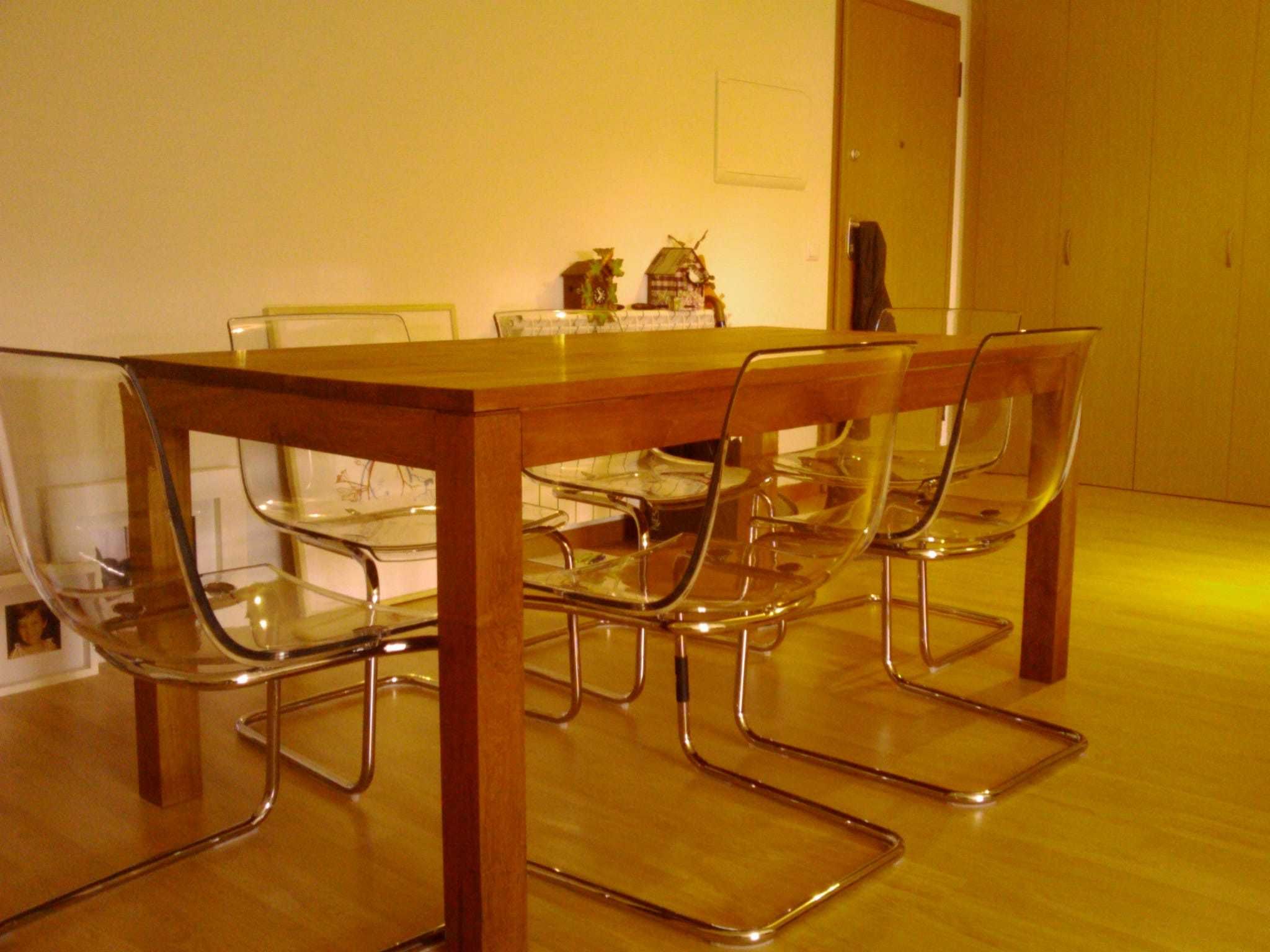 Mesa de refeições de madeira maciça Teca
