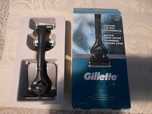GILLETTE INTIMATE maszynka do golenia stref intymnych
