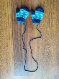 Rekawiczki wełniane na sznurku dla chłopca na wiek ok 2 - 3 lata