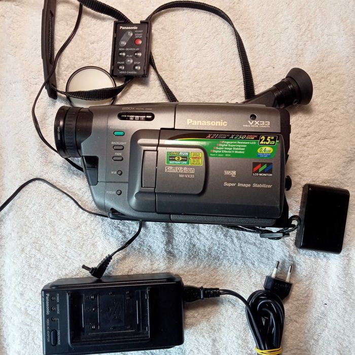 Видеокамера Panasonic VX33