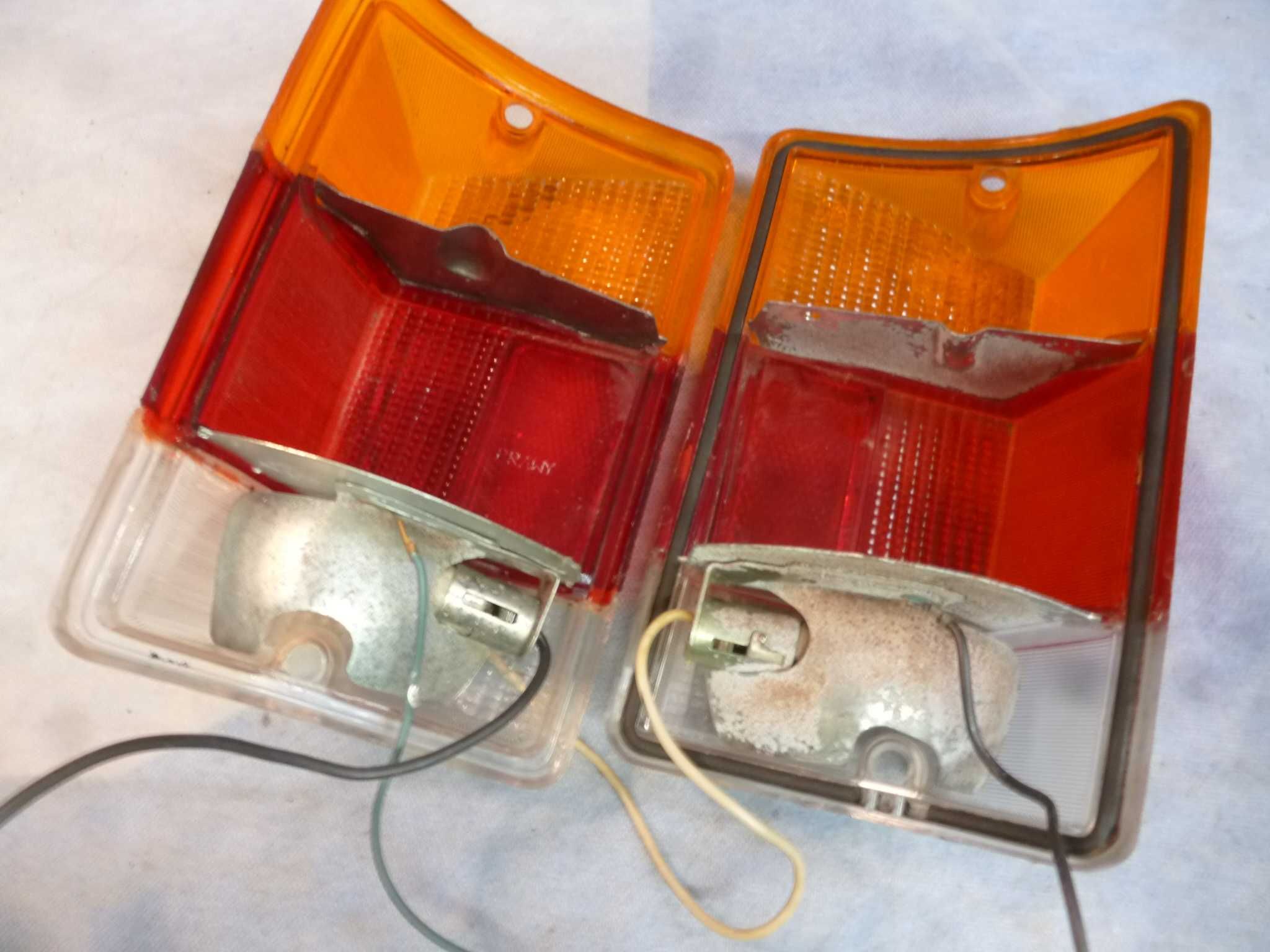 Fiat 126p ST Bambino klosze lamp tylnych z  oprawką wsteczny