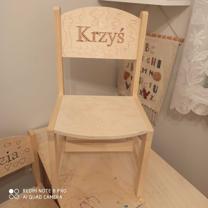 Stolik drewniany i 2 krzesła