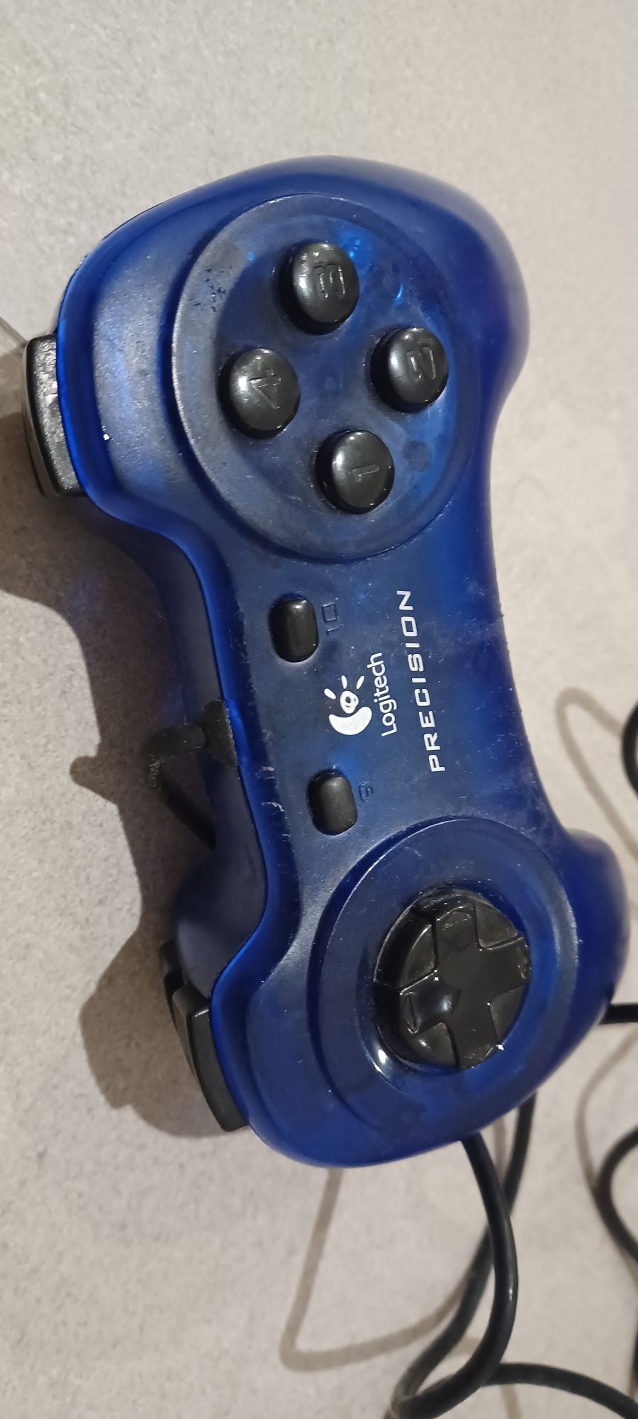 Comando Logitech como novo.