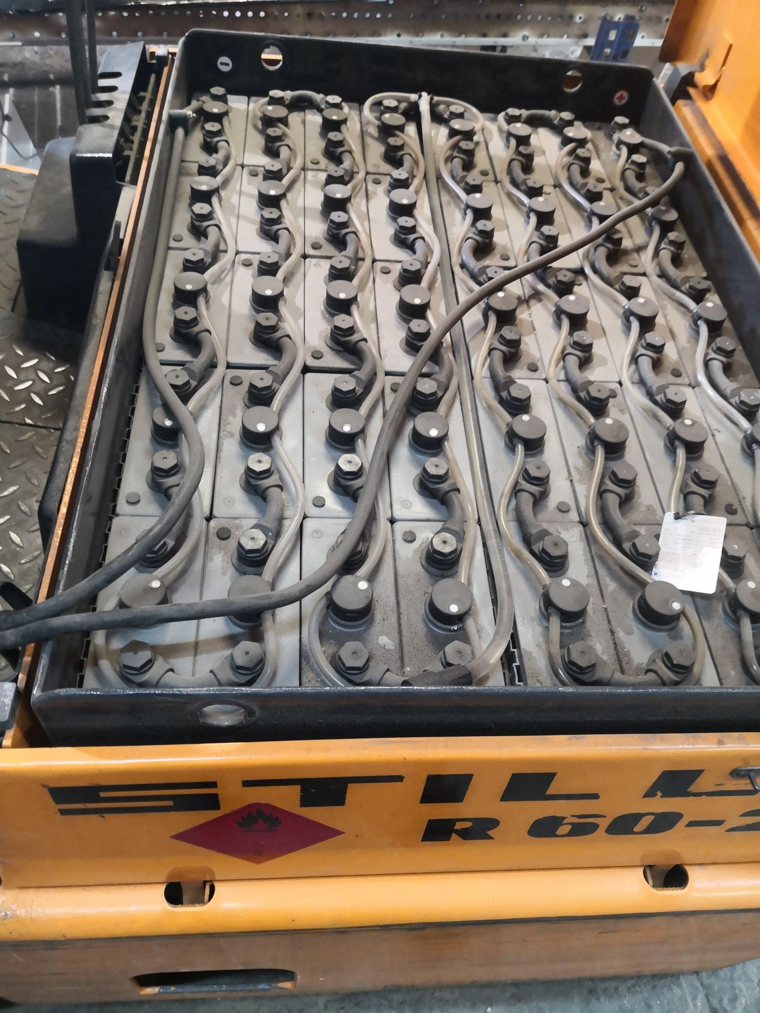 Wózek widłowy elektryczny STILL R 60   2 Tony