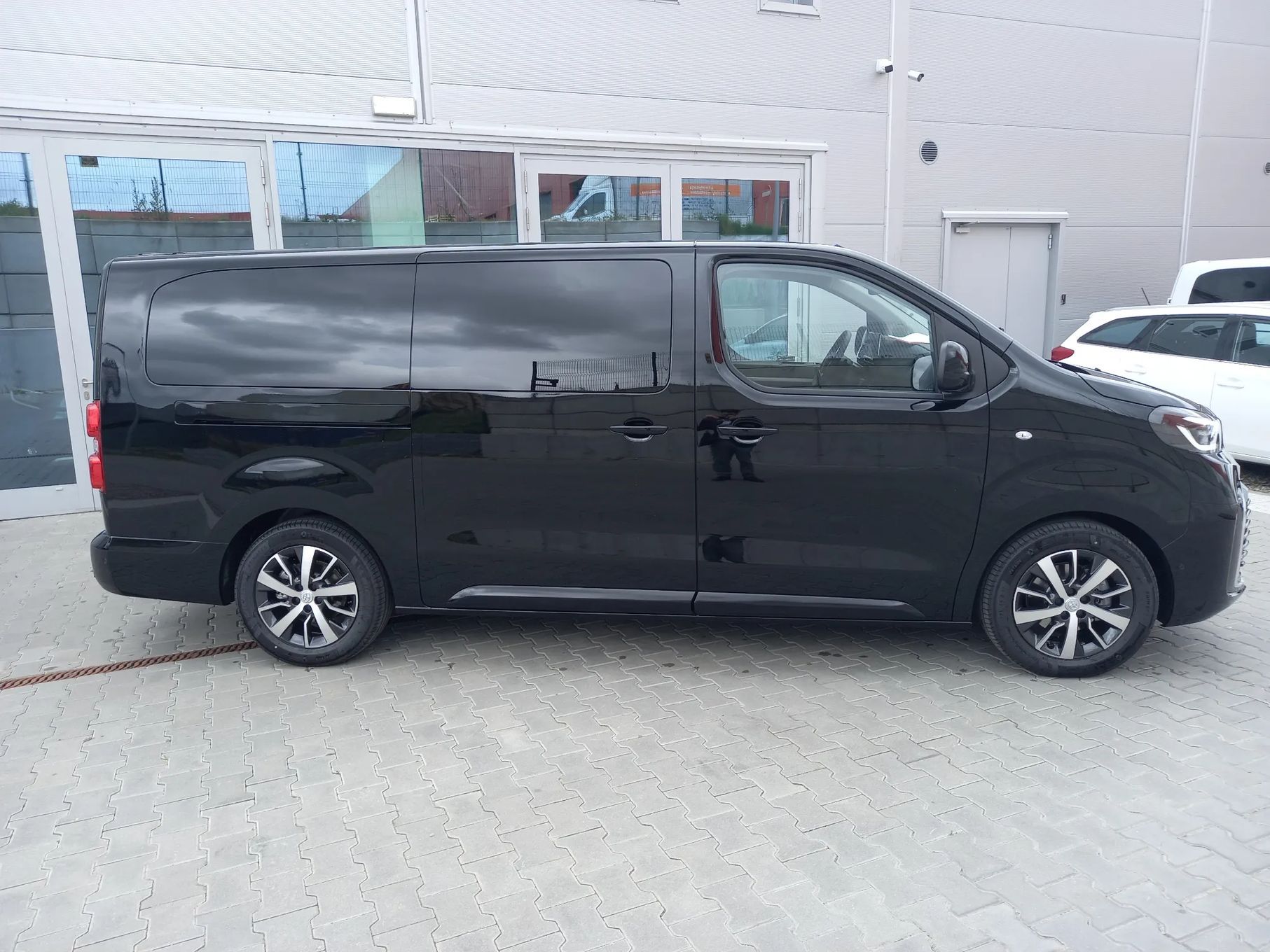 Toyota Proace Verso PROACE VERSO | VIP + Webasto + Skyview | 2.0 diesel 177KM | automat