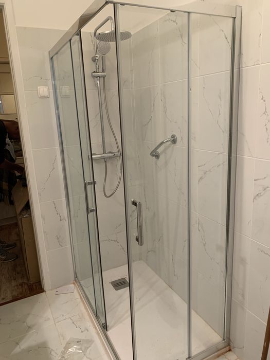 Larilhador, pedreiro, pinturas, canalização, electricidade e telhados