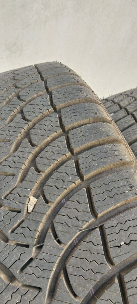 Зимняя резина 215/60 R16