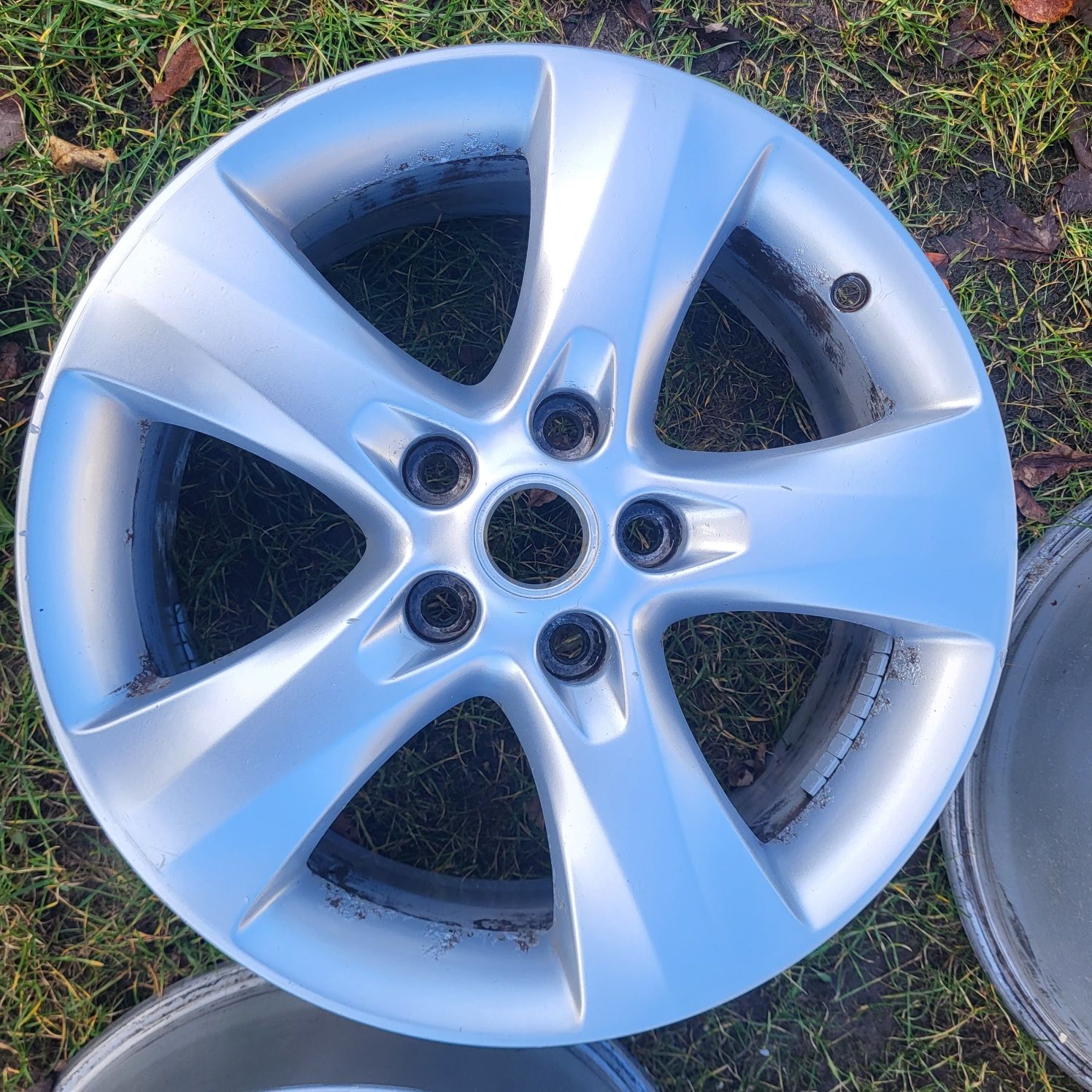 R17 5 115 et46 6.5j kia captiva Orlando ampala opel astra zafira chevr