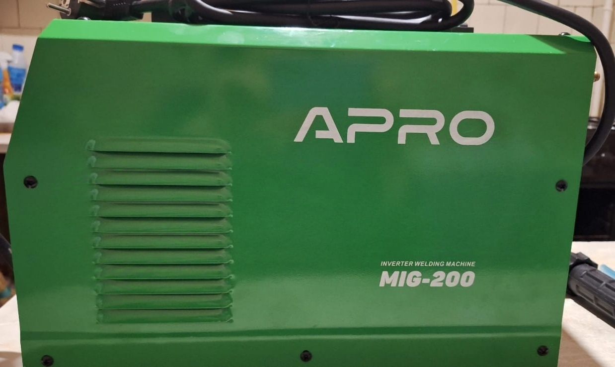 Сварочный инверторный полуавтомат APRO MIG-200