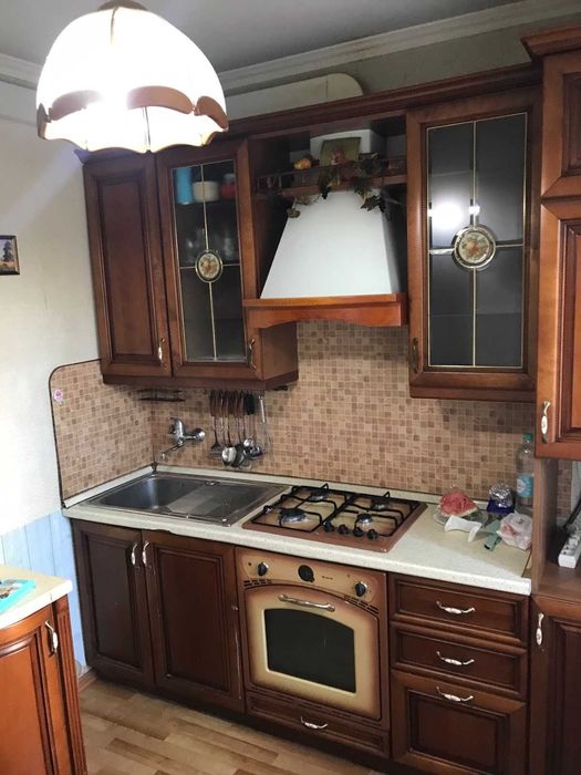 Продаж 3-кімнатної квартири,  вул. Каштанова, 8а