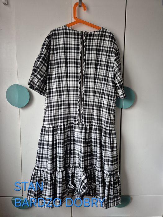 Elegancka sukienka Simple r.M