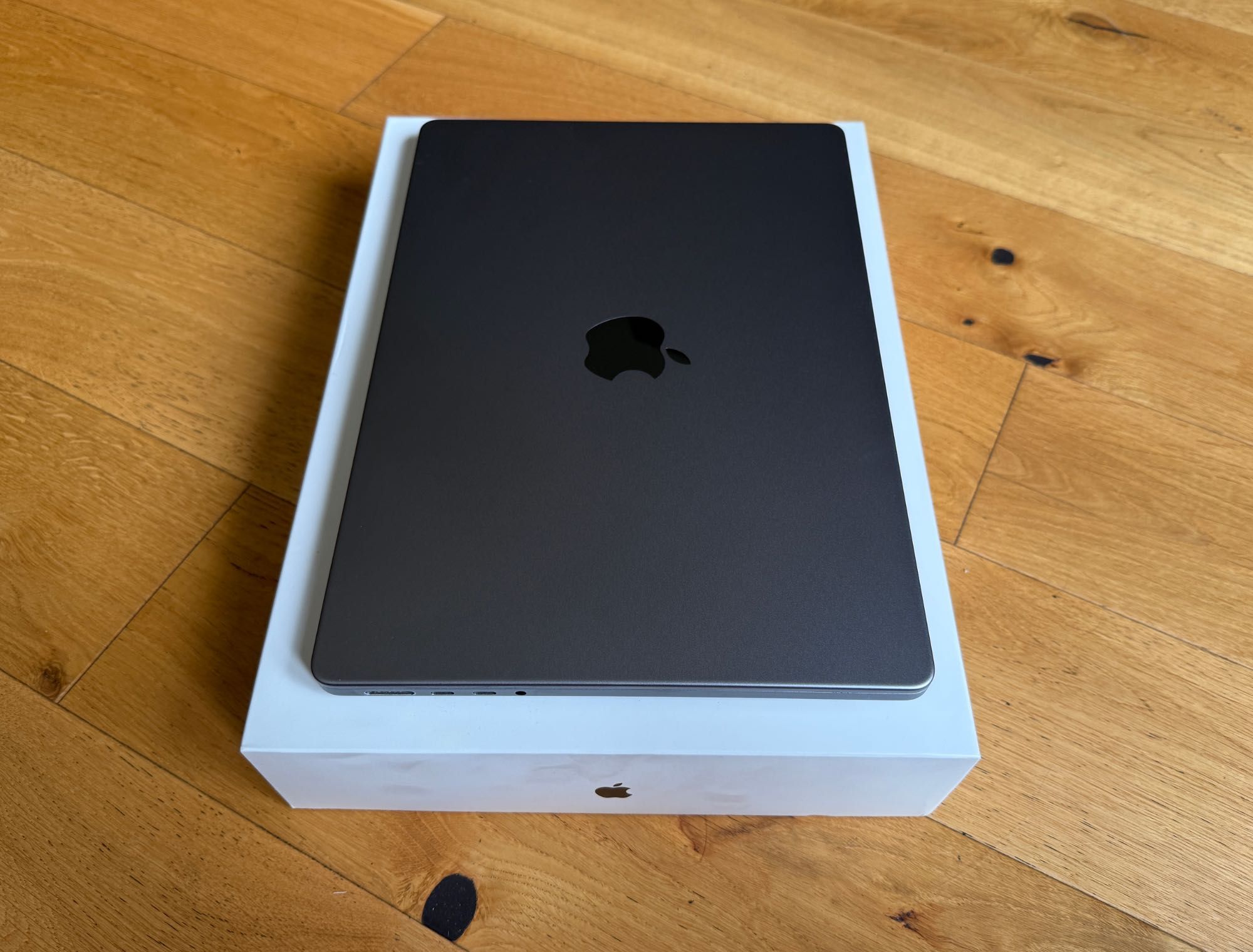 Apple Macbook Pro 14" A2442 M1 Pro 16GB 1TB SSD - Space gray/Szary
