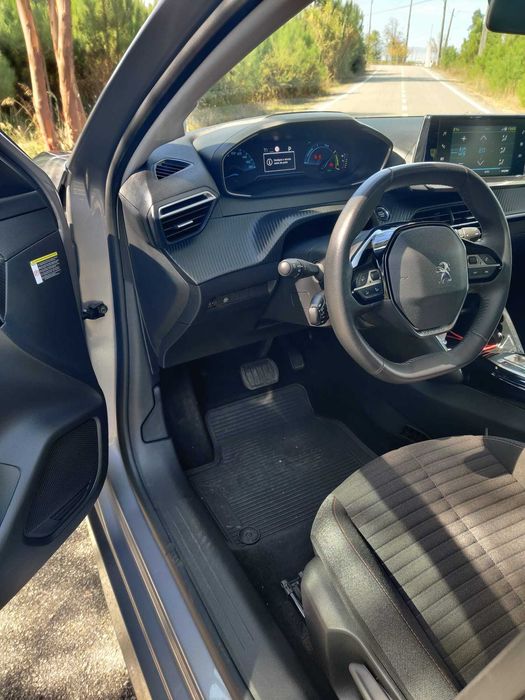 Peugeot e-208 136cv 2022.06 c/IVA