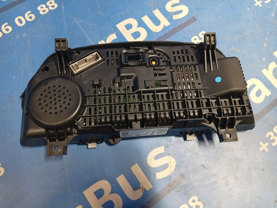 Панель приладова (щиток приладів) E tron Ауді Е трон Разборка