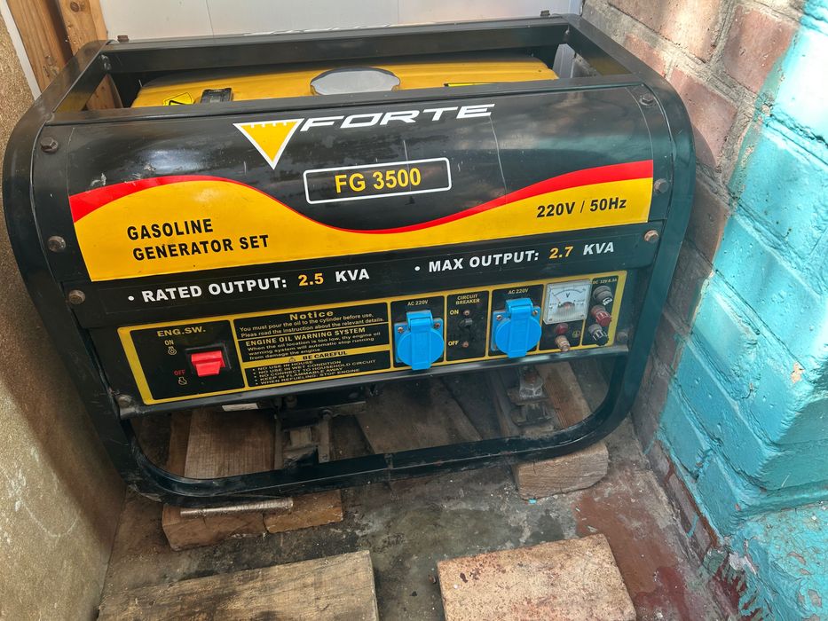 Продам бензиновий генератор