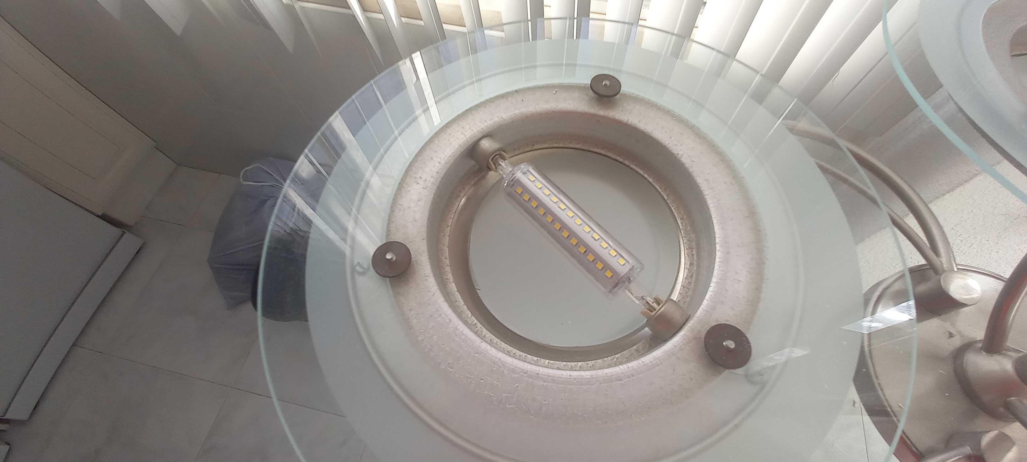 Candeeiro de tecto com ótima iluminação
