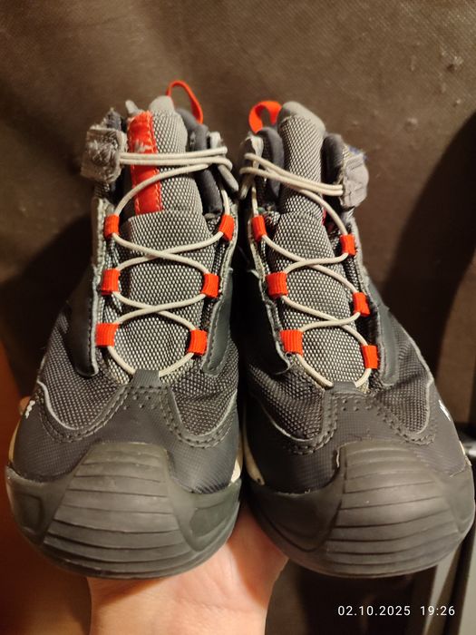 Продам срочно ботинки