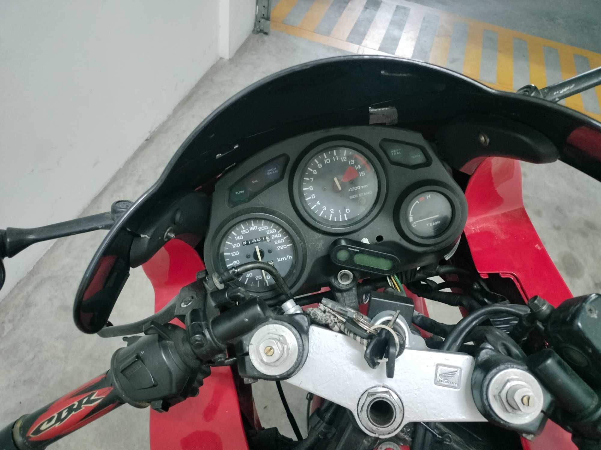 Linda Honda CBR 600 F