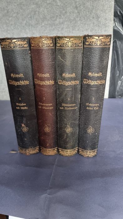 Stare książki w twardej oprawie