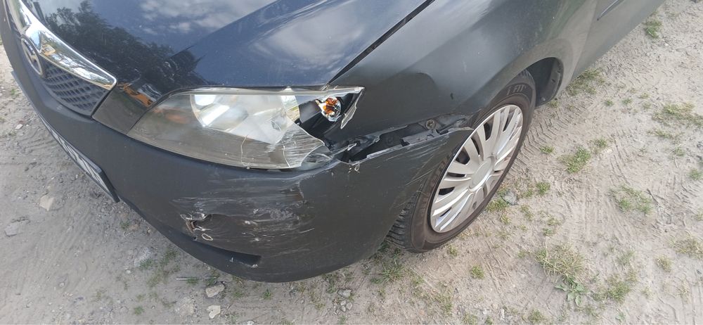 Mazda 2 2006r lekko uszkodzona