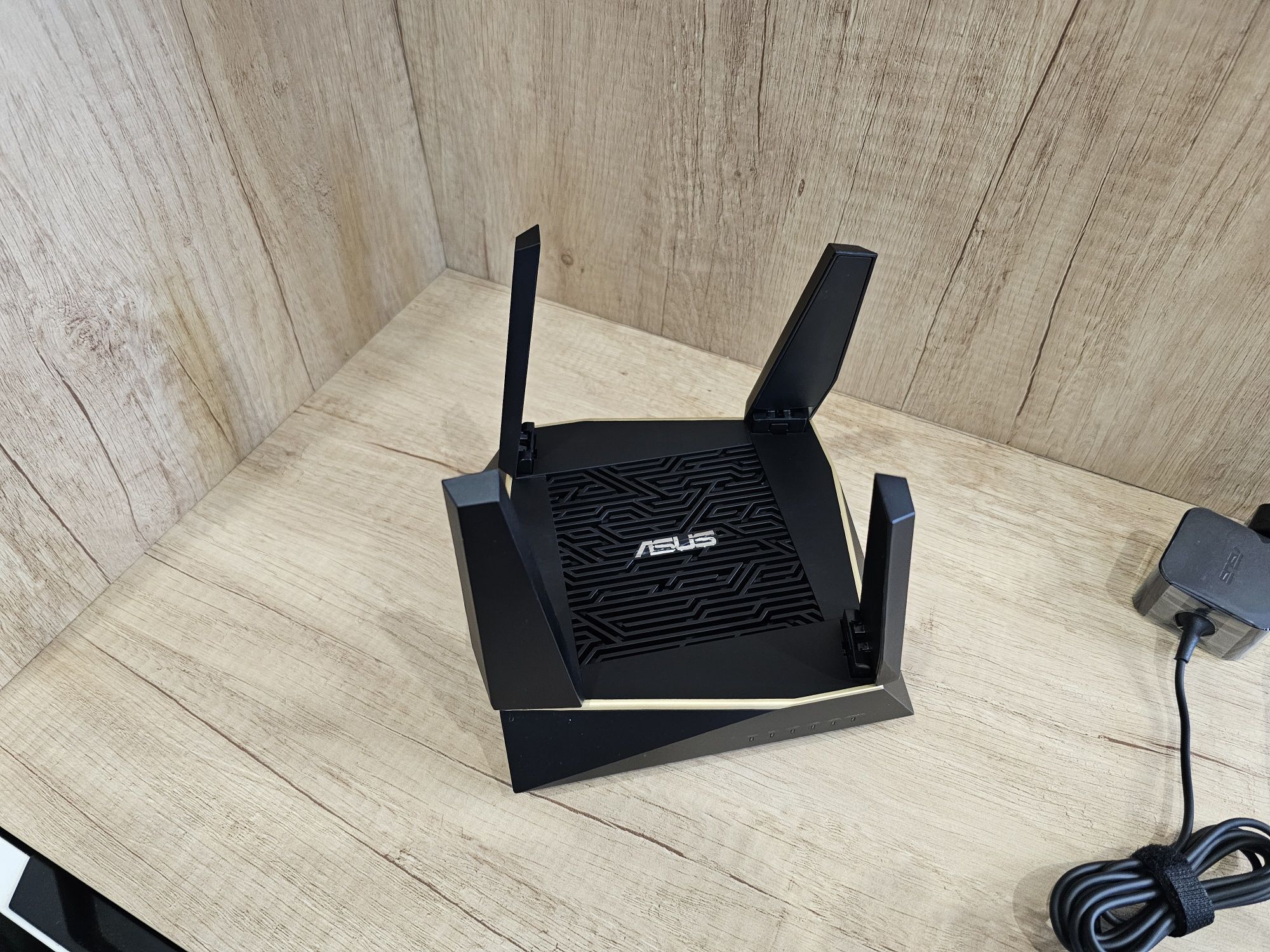 Бездротовий маршрутизатор (роутер) ASUS RT-AX92U AiProtection Pro VPN