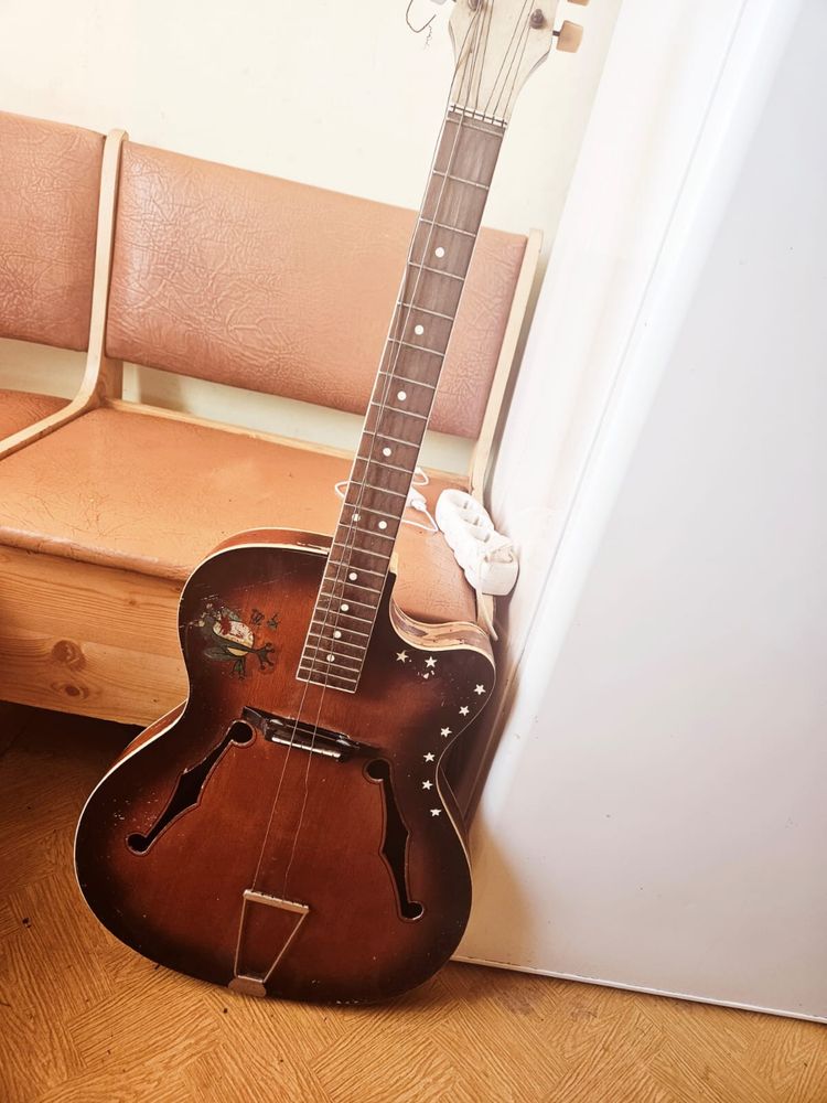 Stara Gitara z lat 70 tych