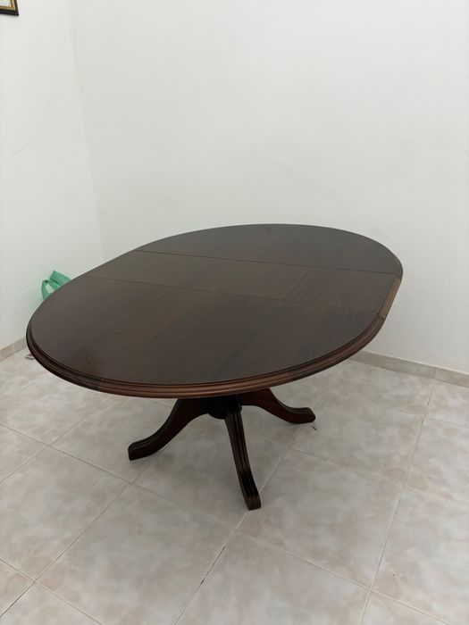 Mesa de jantar e 4 cadeiras