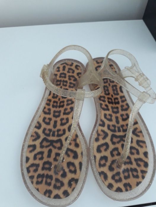 Piękne sandałki damskie z eksluzywnej firmy Denii Cler .