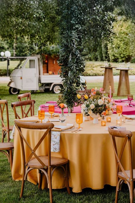 Krzesła rustykalne boho wynajem wypożyczalnia krzeseł ślub wesele