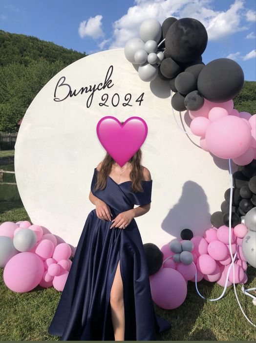 Випускна сукня в ідеальному стані