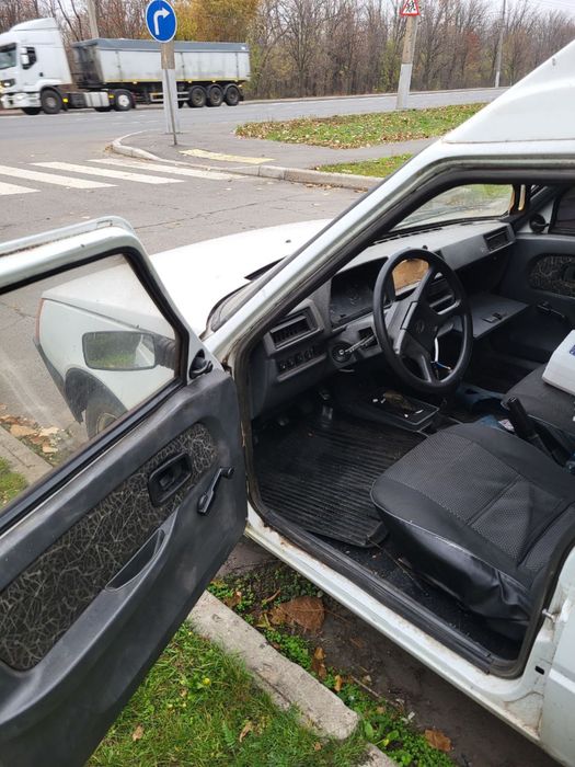 ЗАЗ пирожок.