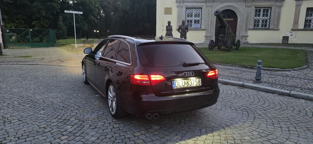 Audi a4 b8 avant 2.0 tdi CR 143 km Orginalny przebieg