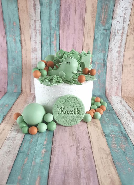 Dekoracja z masy cukrowej dinozaur Kaziu