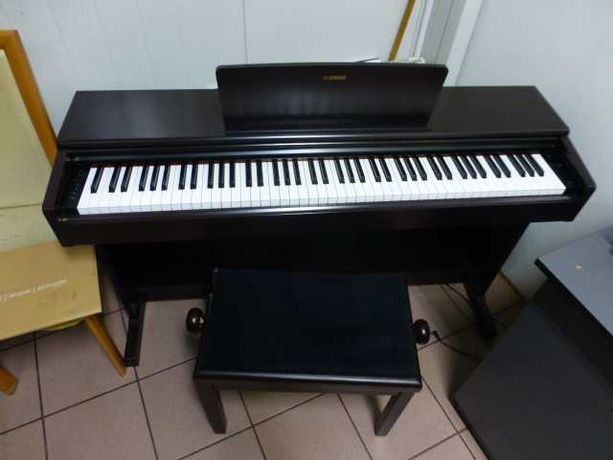 Yamaha YDP 144 R Arius pianino cyfrowe w zabudowie + ława  Stagg