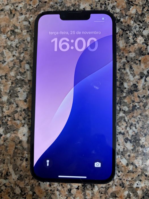 iPhone 13 em bom estado