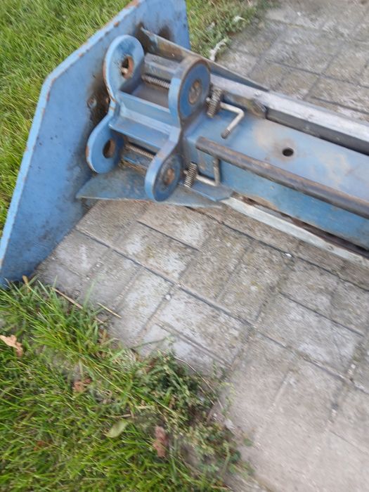 Podnośnik dwu kolumnowy
