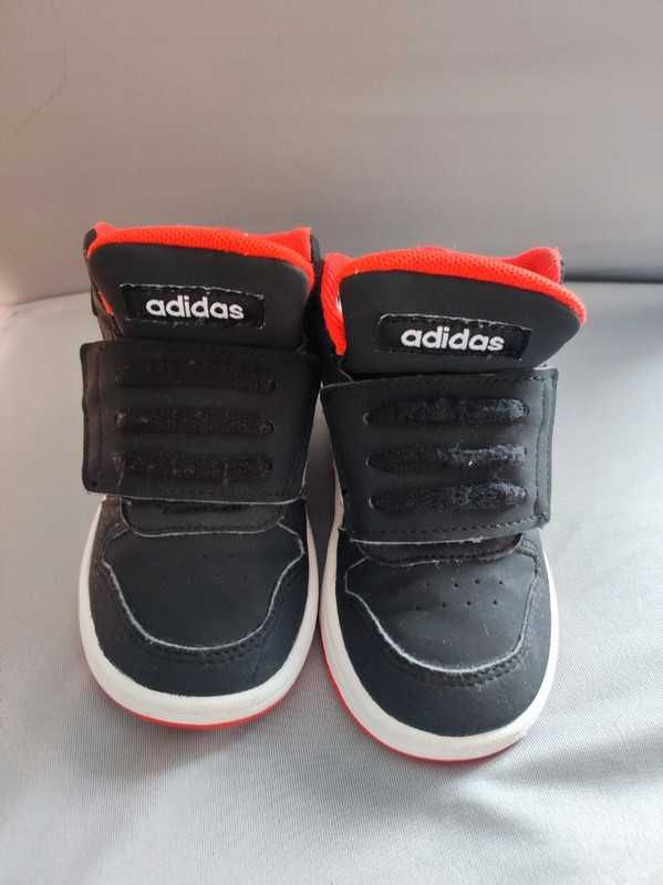 Adidas r 22 Nowe buciki unisex mega wygodne