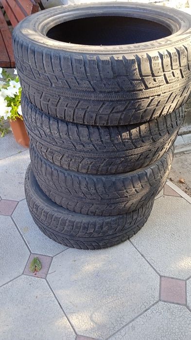 Продам комплект шин 205/55r16