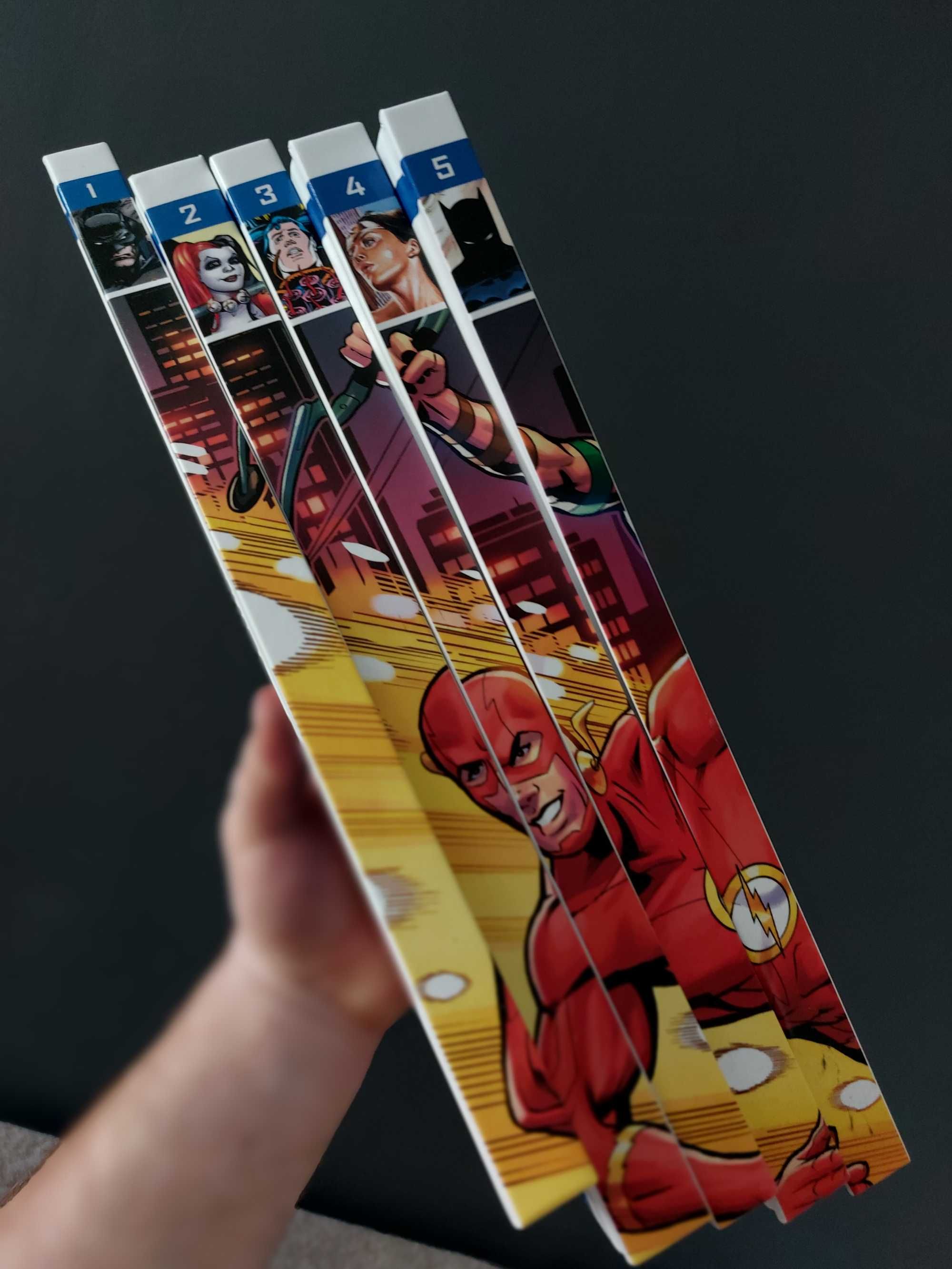 5 tomów "Wielkiej Kolekcji Komiksów DC Bohaterowie i Złoczyńcy"