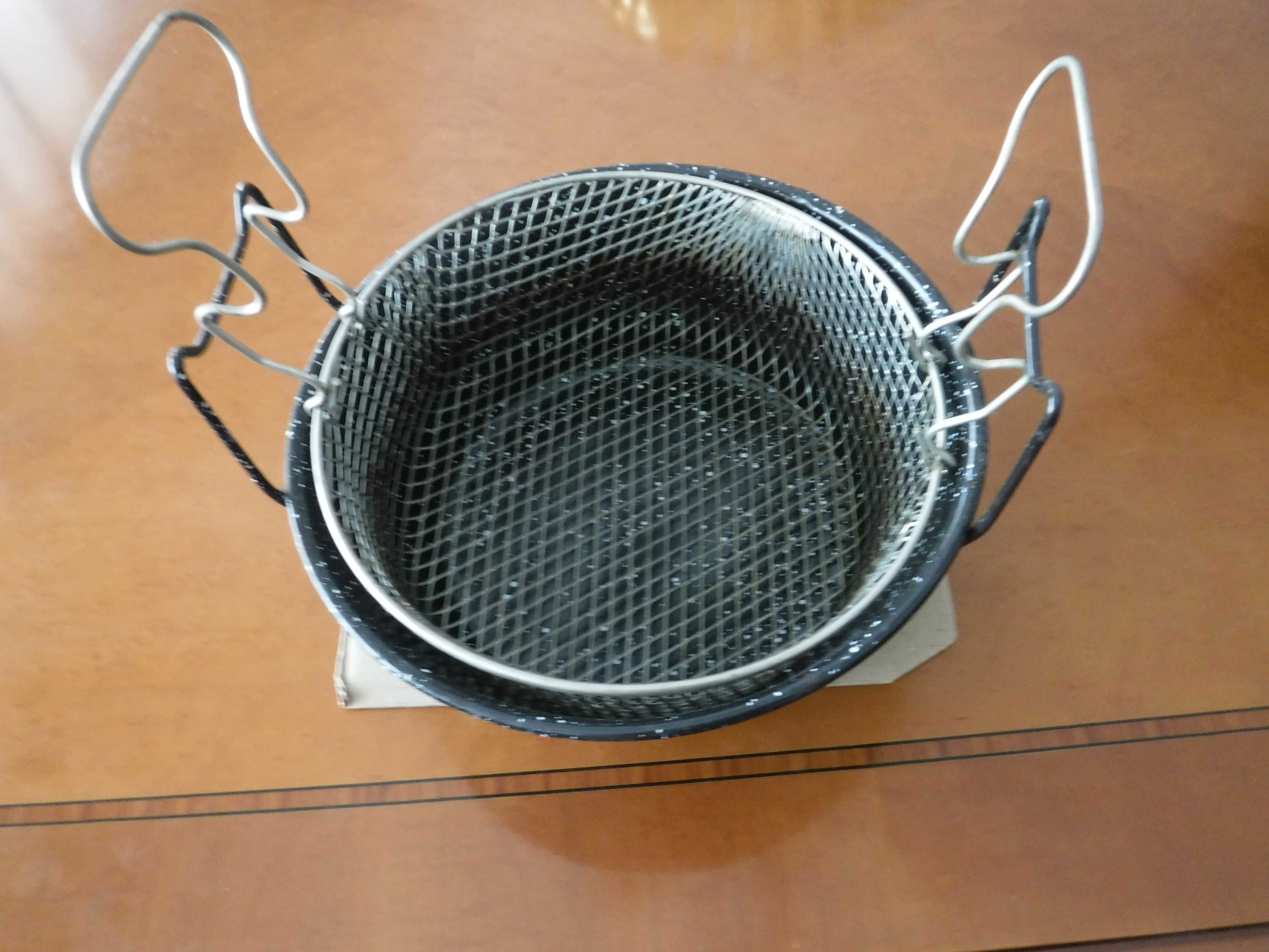 Fritadeira em esmalte com rede para fritar batatas 26 cm