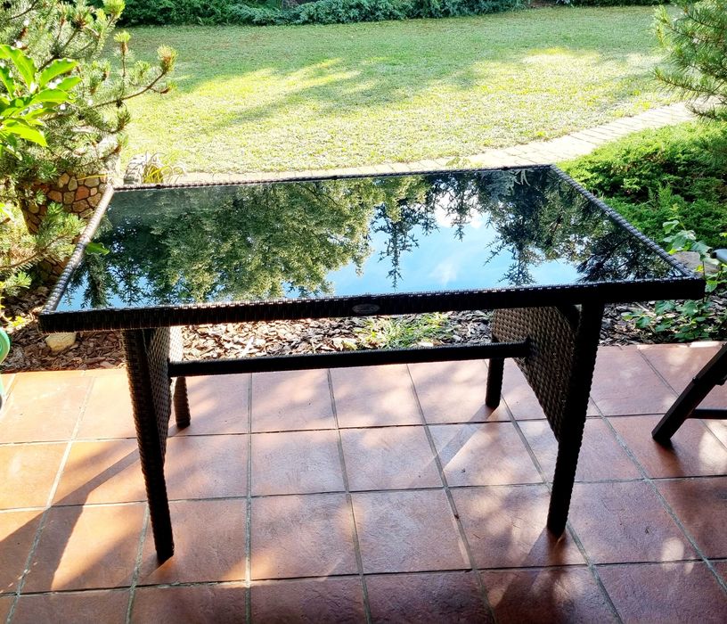 Stół ogrodowy z technorattanu