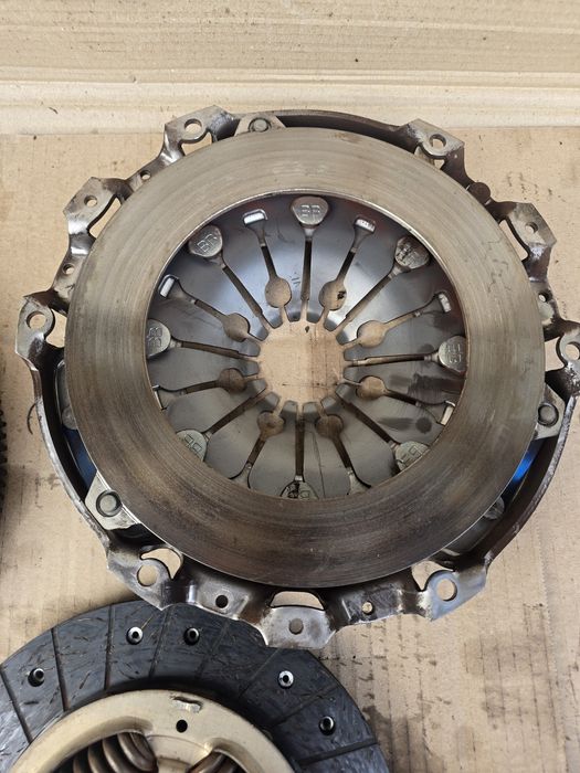 сцепления комплект сцеплення opel Astra G Zafira A  2.0 DTI