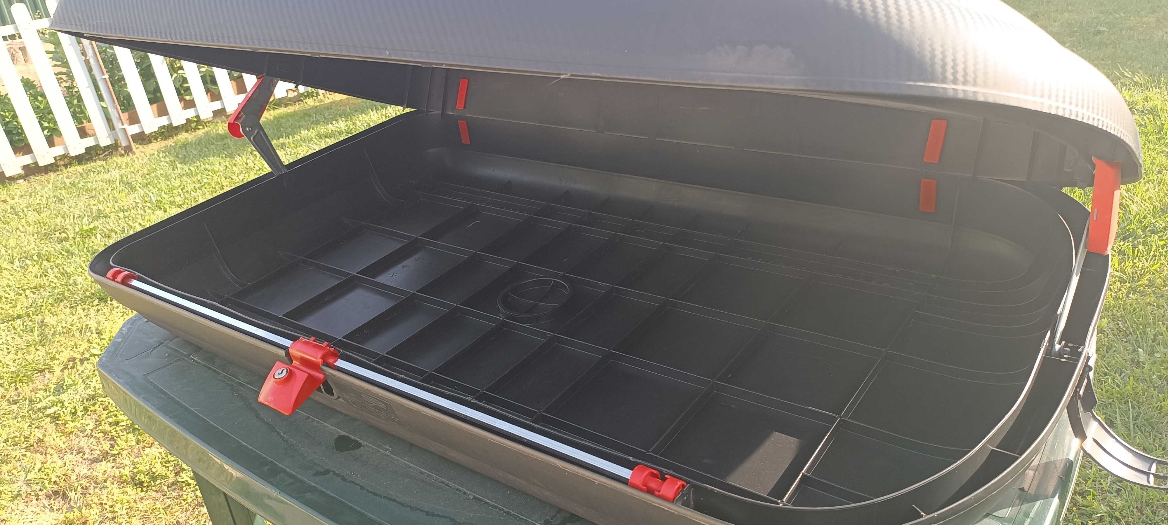 porta-bagagens do tejadilho do carro